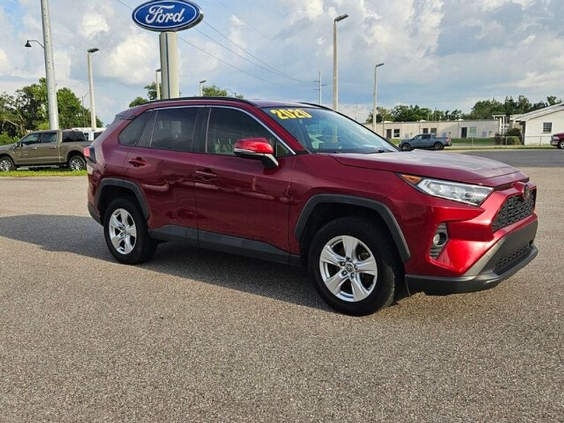 Used 2020 Toyota RAV4 XLE with VIN JTMW1RFV7LD048462 for sale in Wauchula, FL