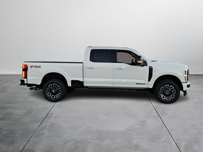 2026 Ford F-350 Super Duty Platinum - Photo 6