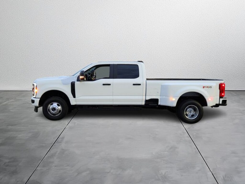 New 2026 Ford F-350 XL Truck Crew Cab