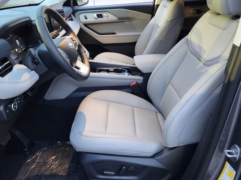 2026 Ford Explorer Active - Photo 8