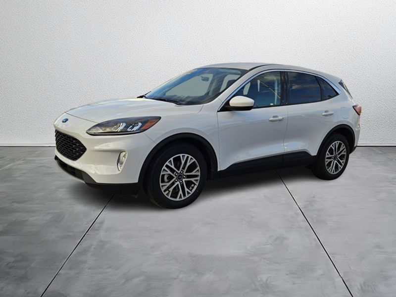 2022 Ford Escape SEL Hybrid photo 2