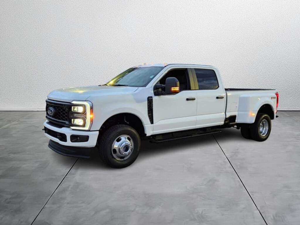 New 2026 Ford F-350 XL Truck Crew Cab