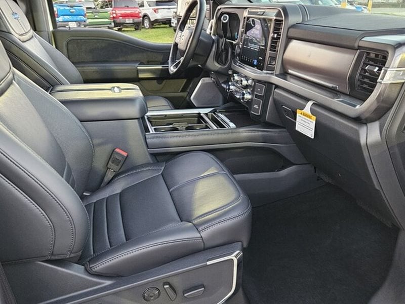 2026 Ford F-350 Super Duty Platinum - Photo 14