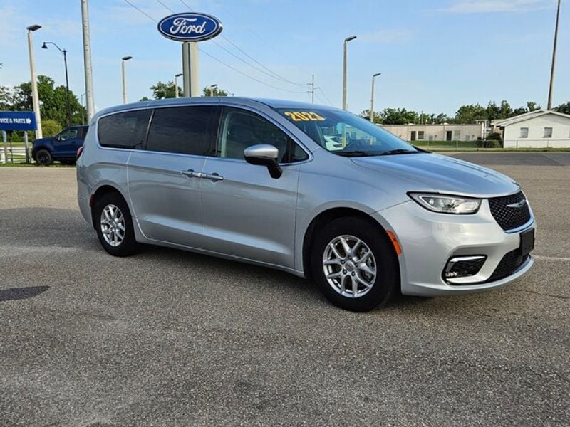 Used 2023 Chrysler Pacifica Touring L with VIN 2C4RC1BG9PR550506 for sale in Wauchula, FL