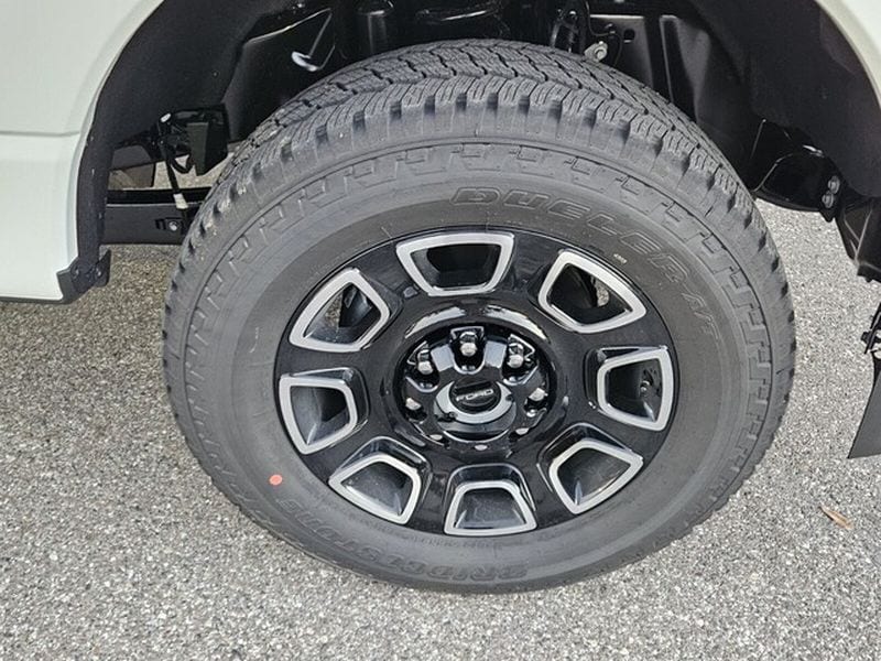 2026 Ford F-350 Super Duty Platinum - Photo 16