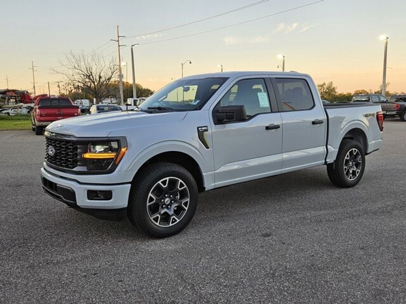 2025 Ford F-150 STX's photo