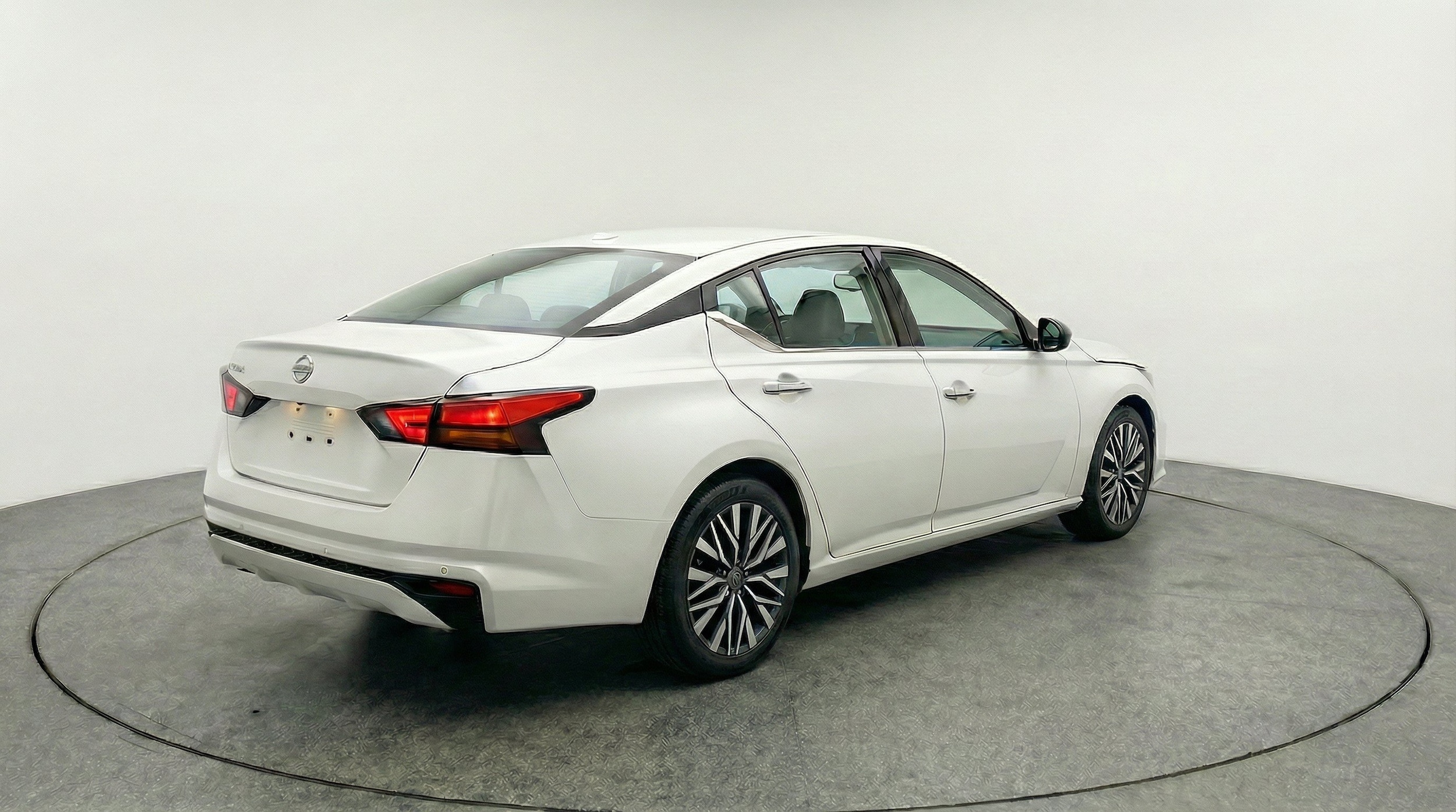 Thumbnail: 2025 Nissan Altima - 9