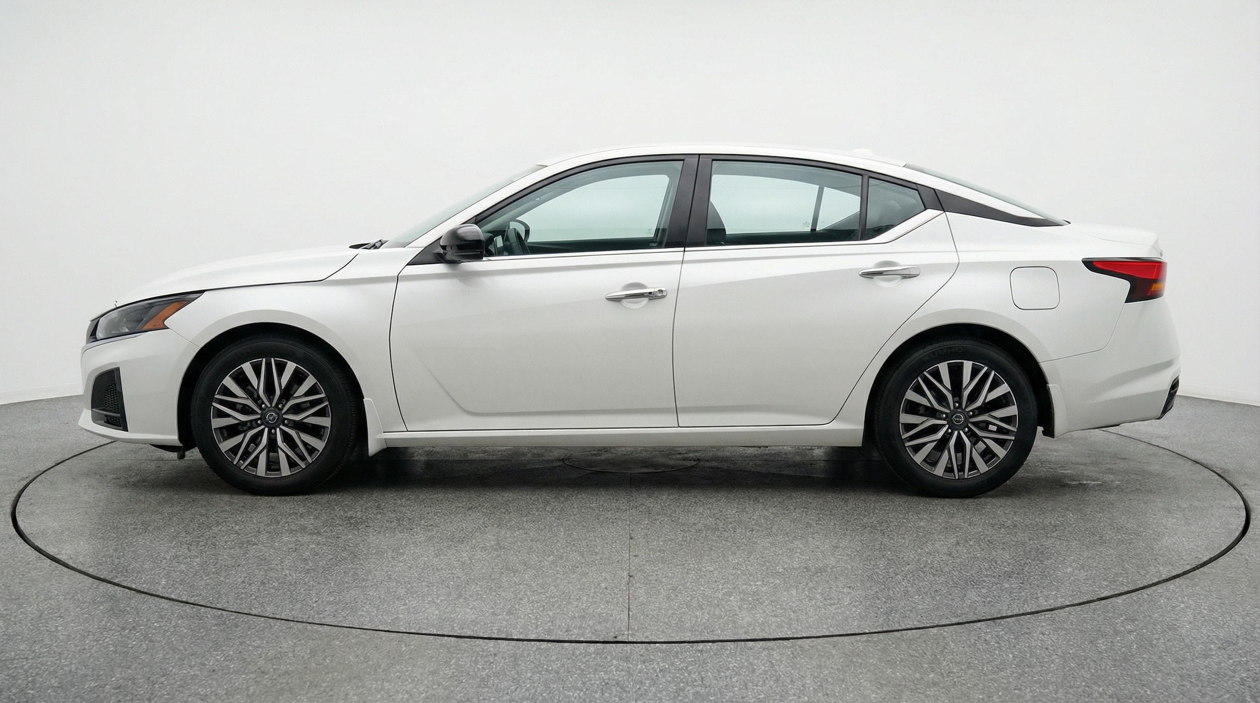 Thumbnail: 2025 Nissan Altima - 4