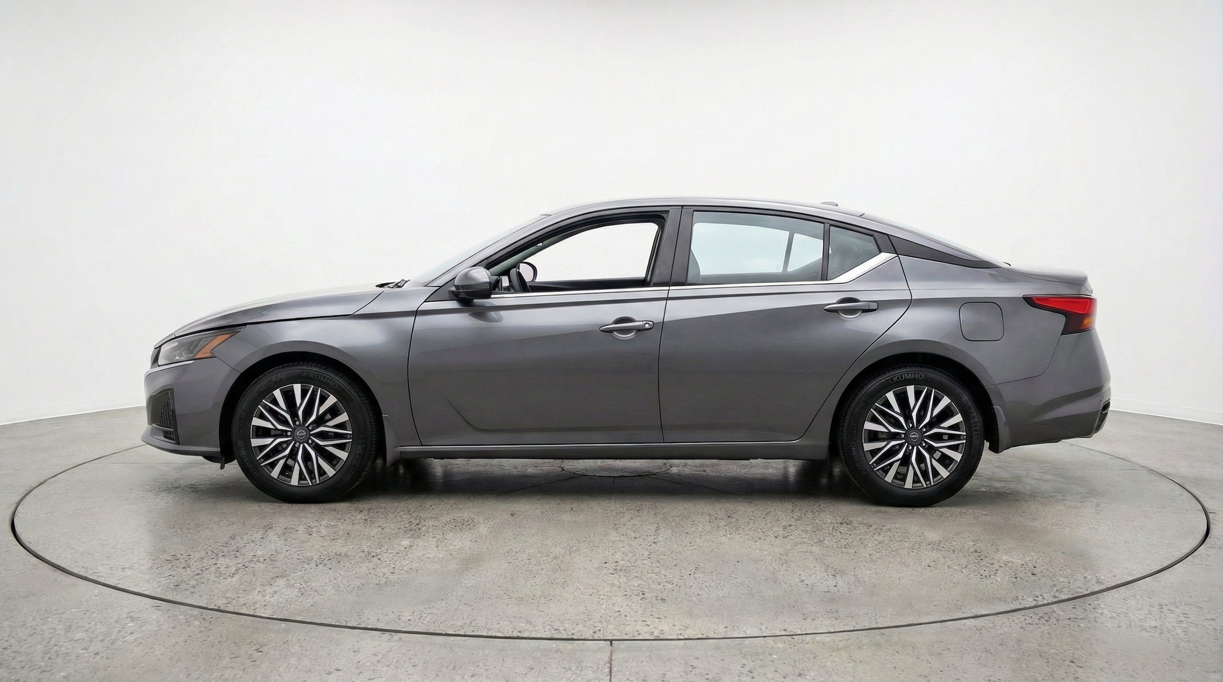 Thumbnail: 2025 Nissan Altima - 5