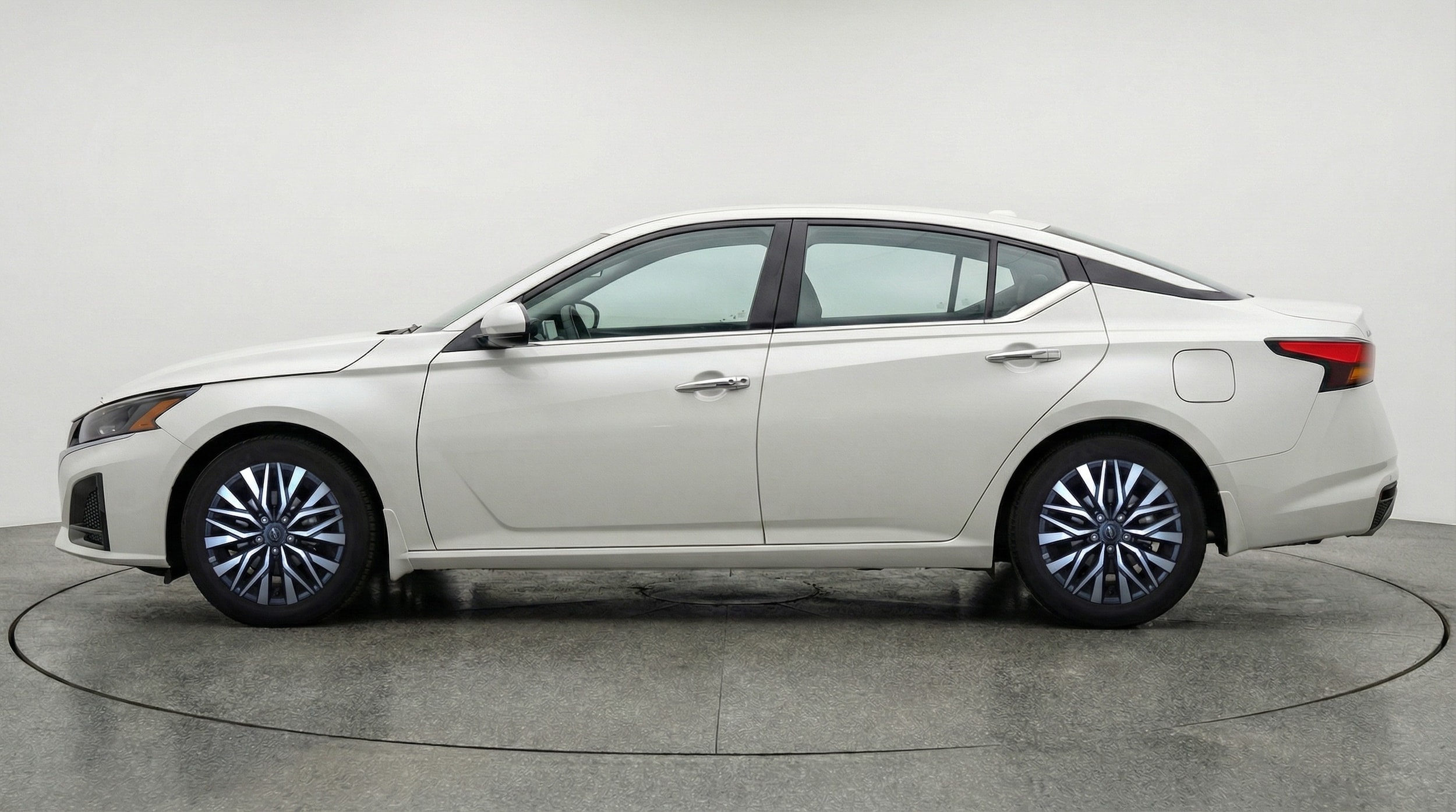 Thumbnail: 2025 Nissan Altima - 4