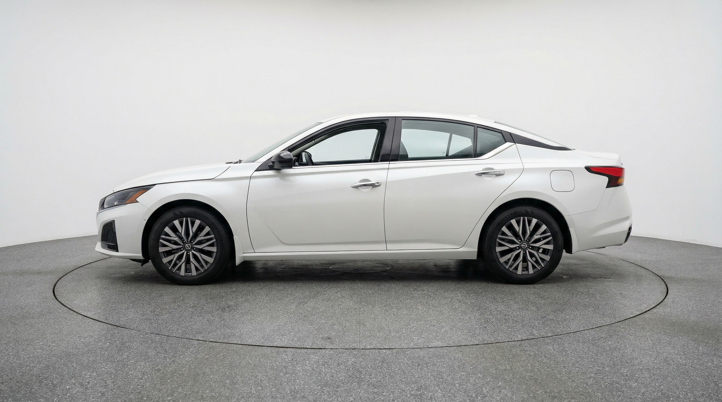 Thumbnail: 2025 Nissan Altima - 4