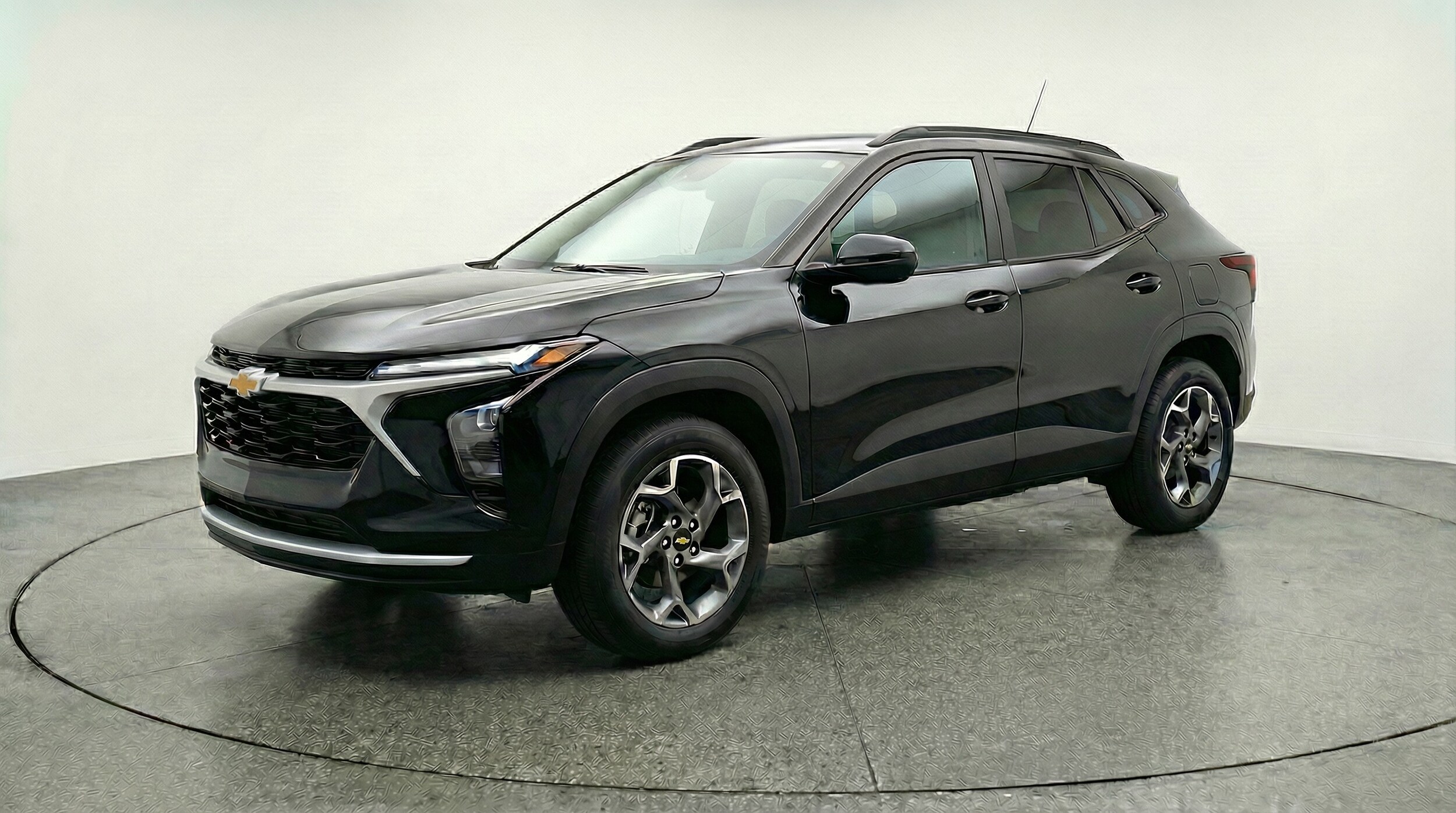 Thumbnail: 2025 Chevrolet Trax - 3