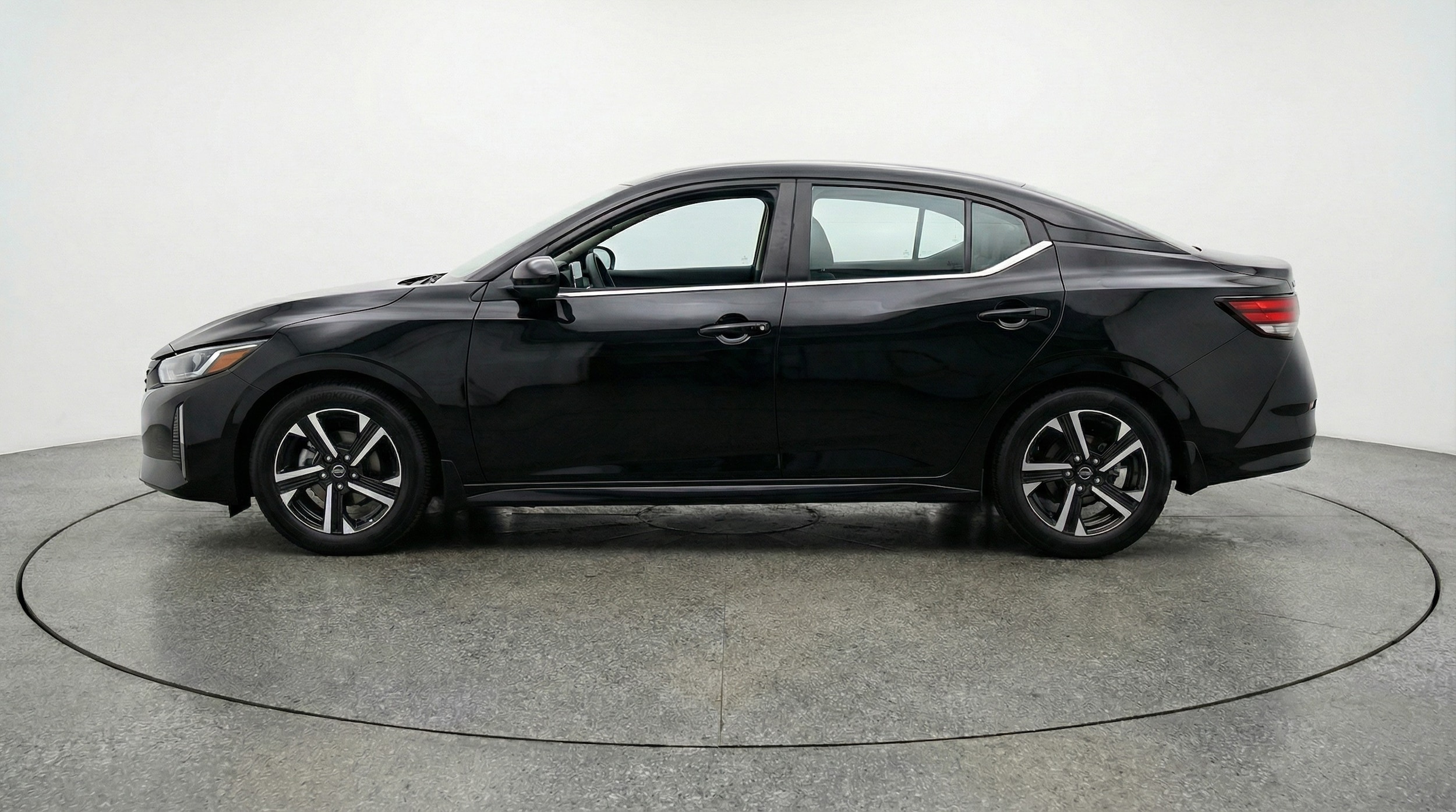 Thumbnail: 2025 Nissan Sentra - 4