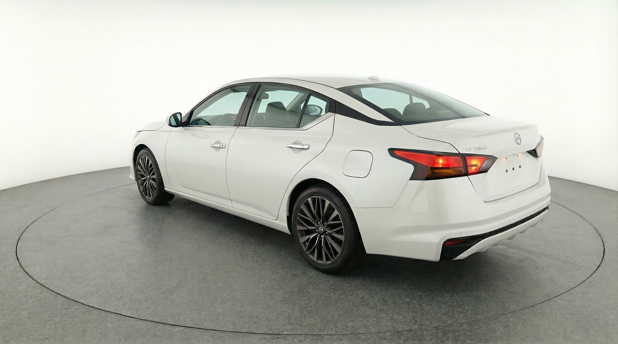 Thumbnail: 2025 Nissan Altima - 5