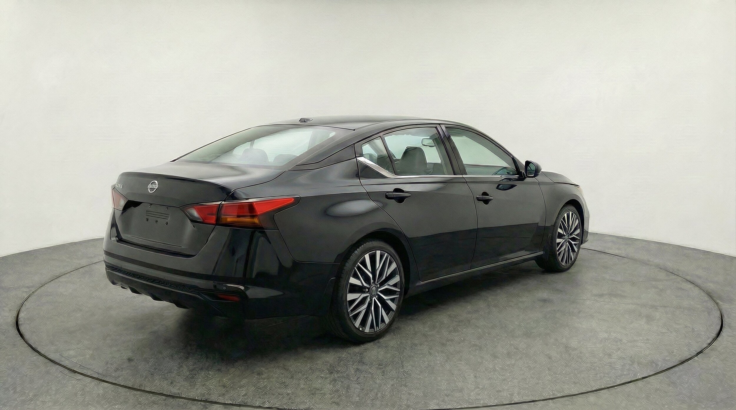 Thumbnail: 2025 Nissan Altima - 9