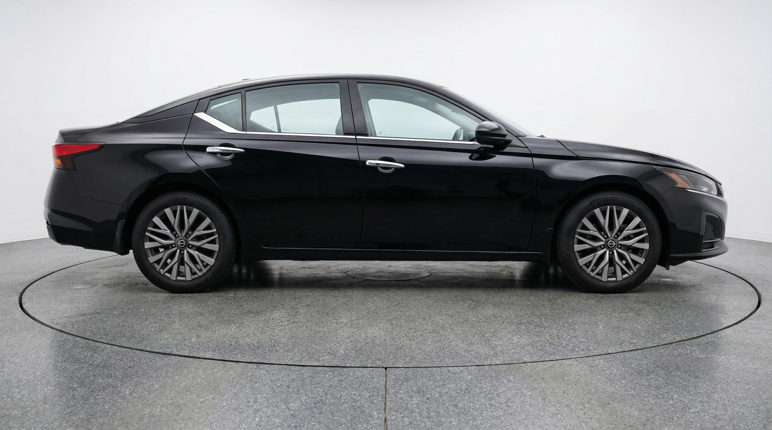 Thumbnail: 2025 Nissan Altima - 8