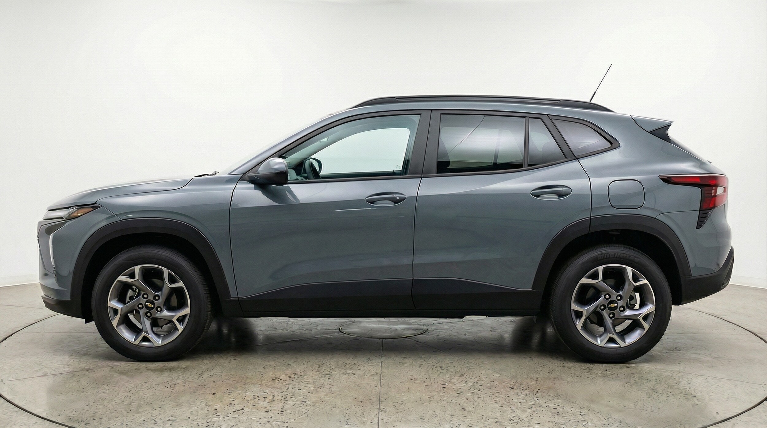 Thumbnail: 2025 Chevrolet Trax - 4