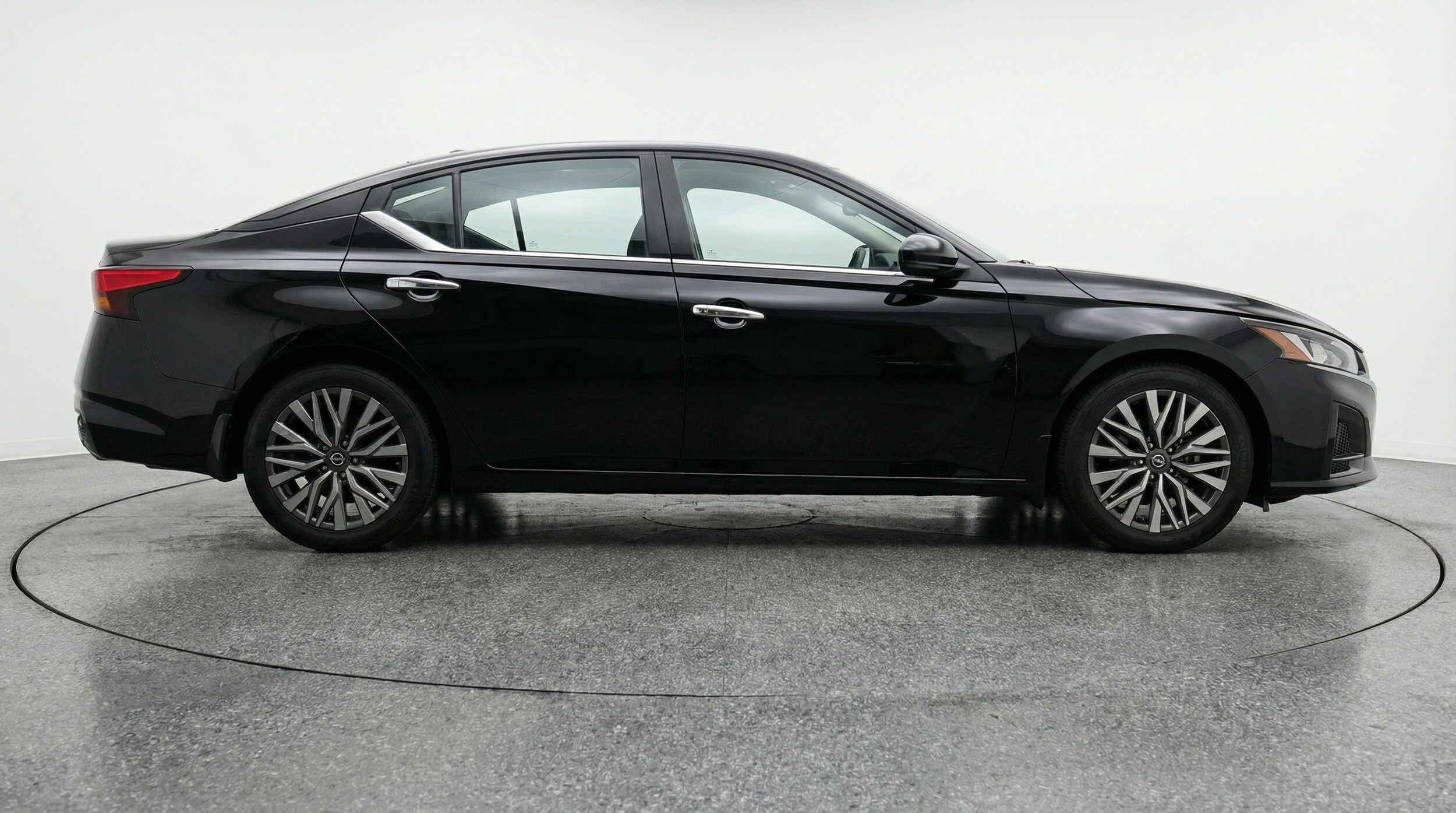 Thumbnail: 2025 Nissan Altima - 8