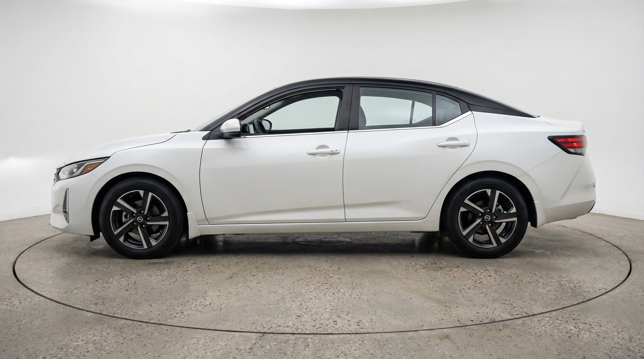 Thumbnail: 2025 Nissan Sentra - 5