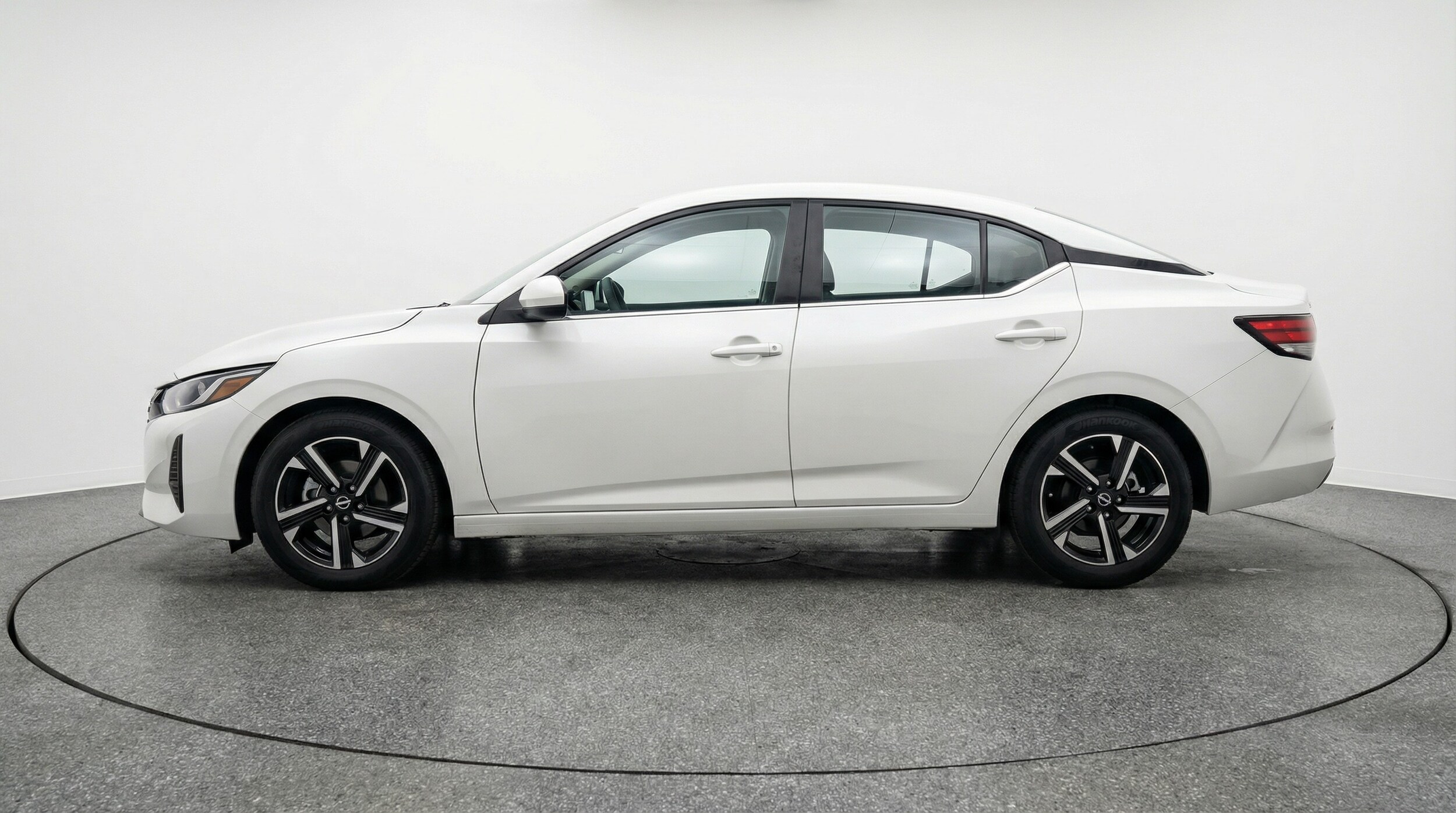 Thumbnail: 2025 Nissan Sentra - 4