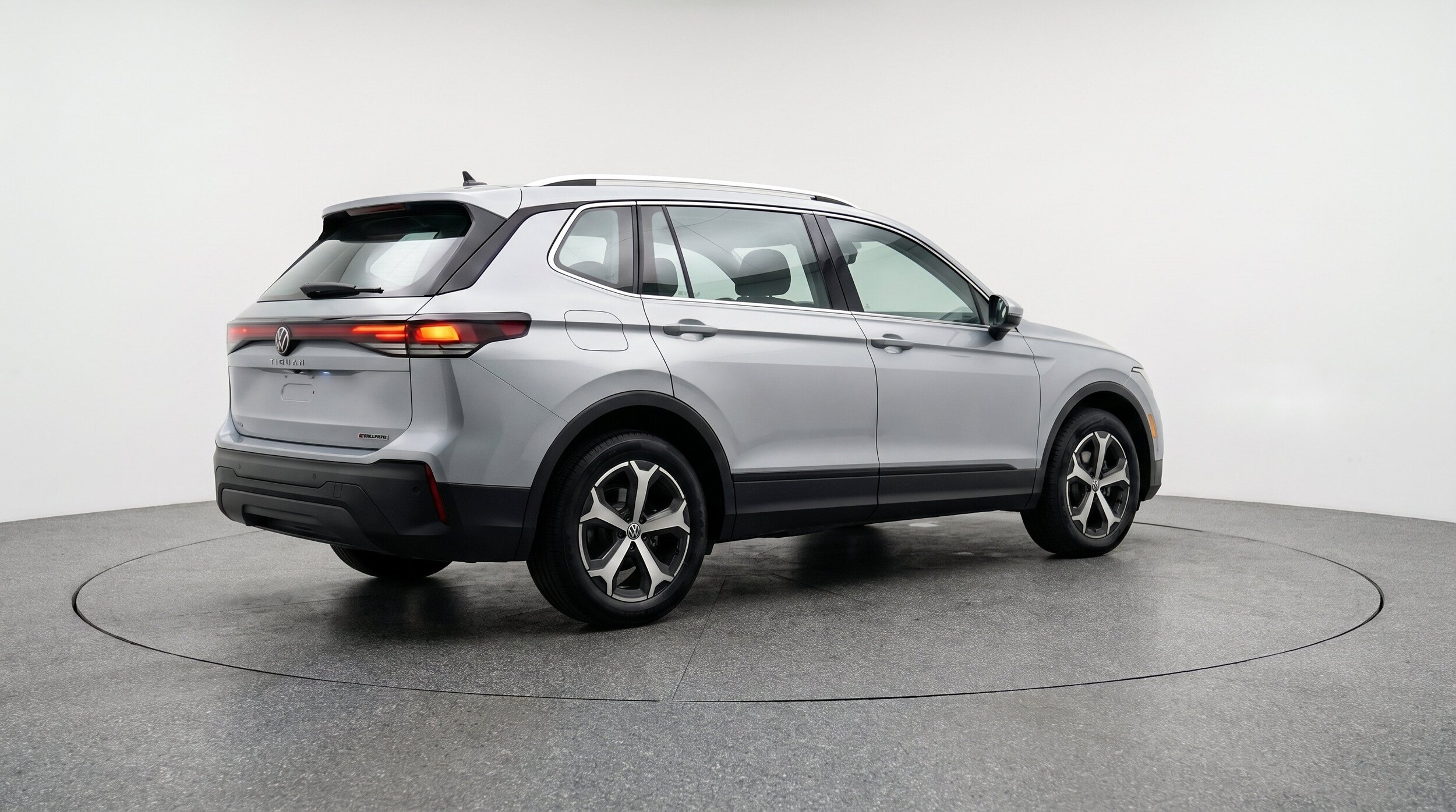 Thumbnail: 2026 Volkswagen Tiguan - 9