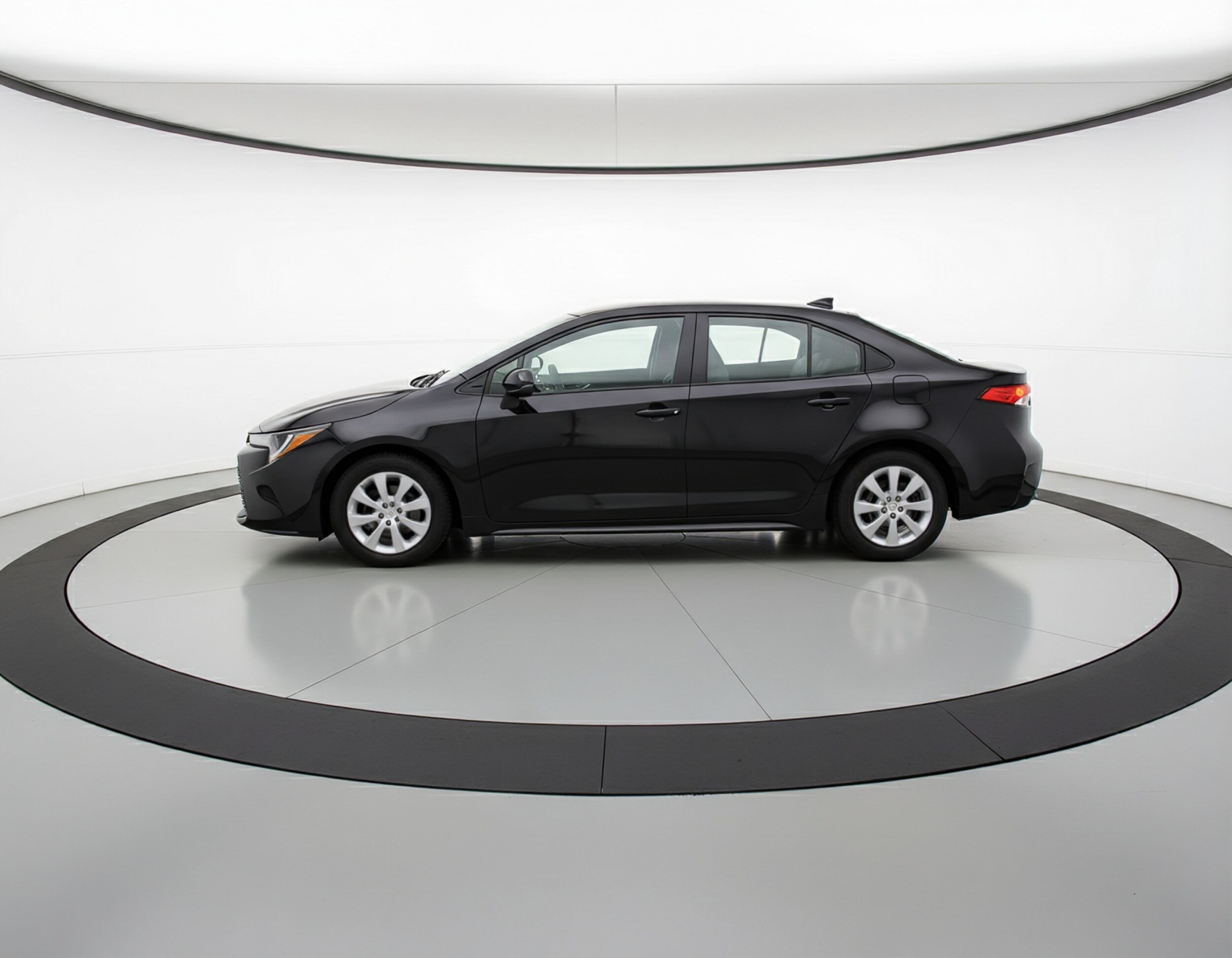 Thumbnail: 2025 Toyota Corolla - 4