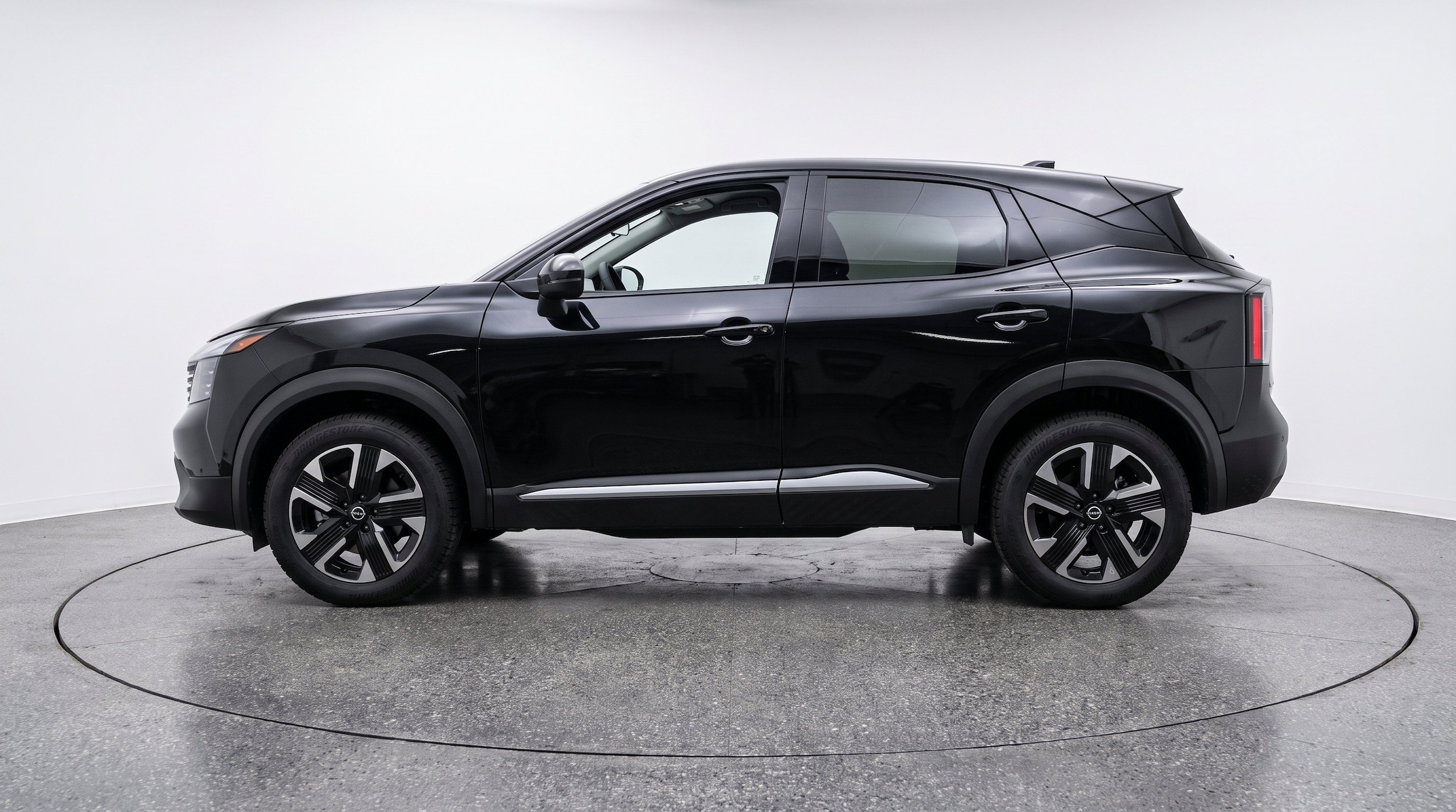 Thumbnail: 2026 Nissan Kicks - 5