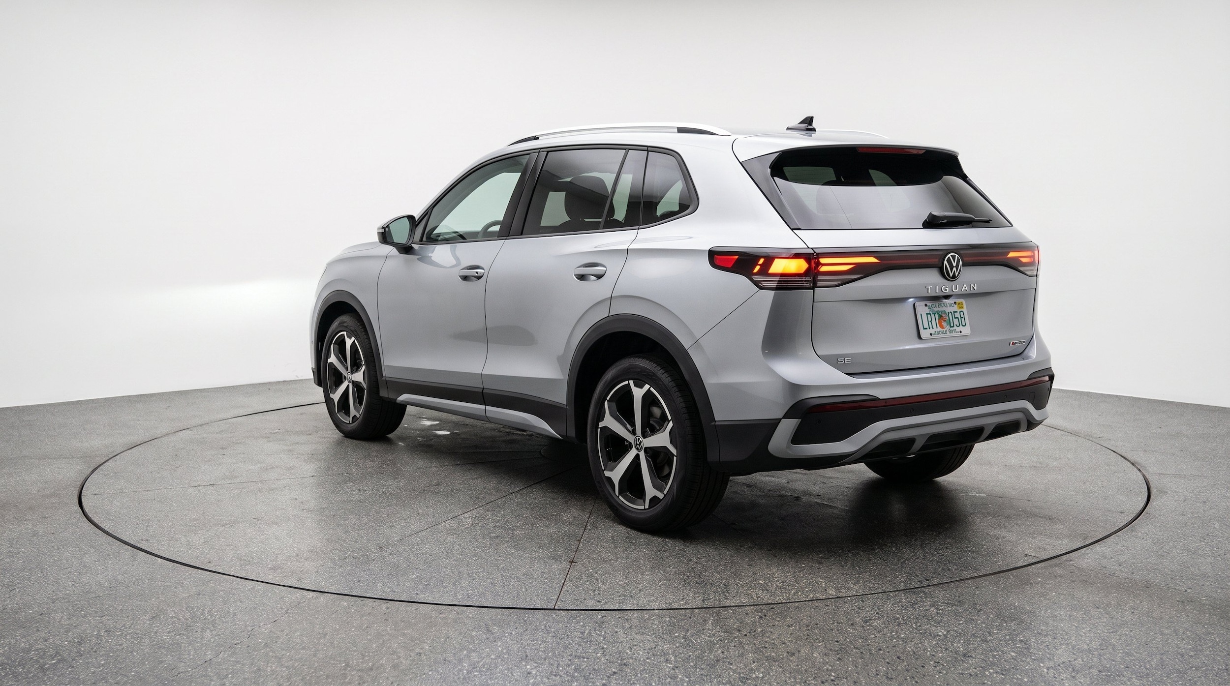 Thumbnail: 2026 Volkswagen Tiguan - 6