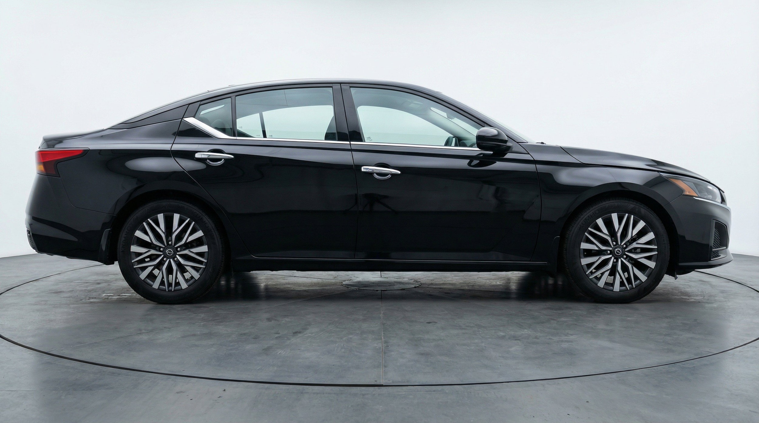 Thumbnail: 2025 Nissan Altima - 10