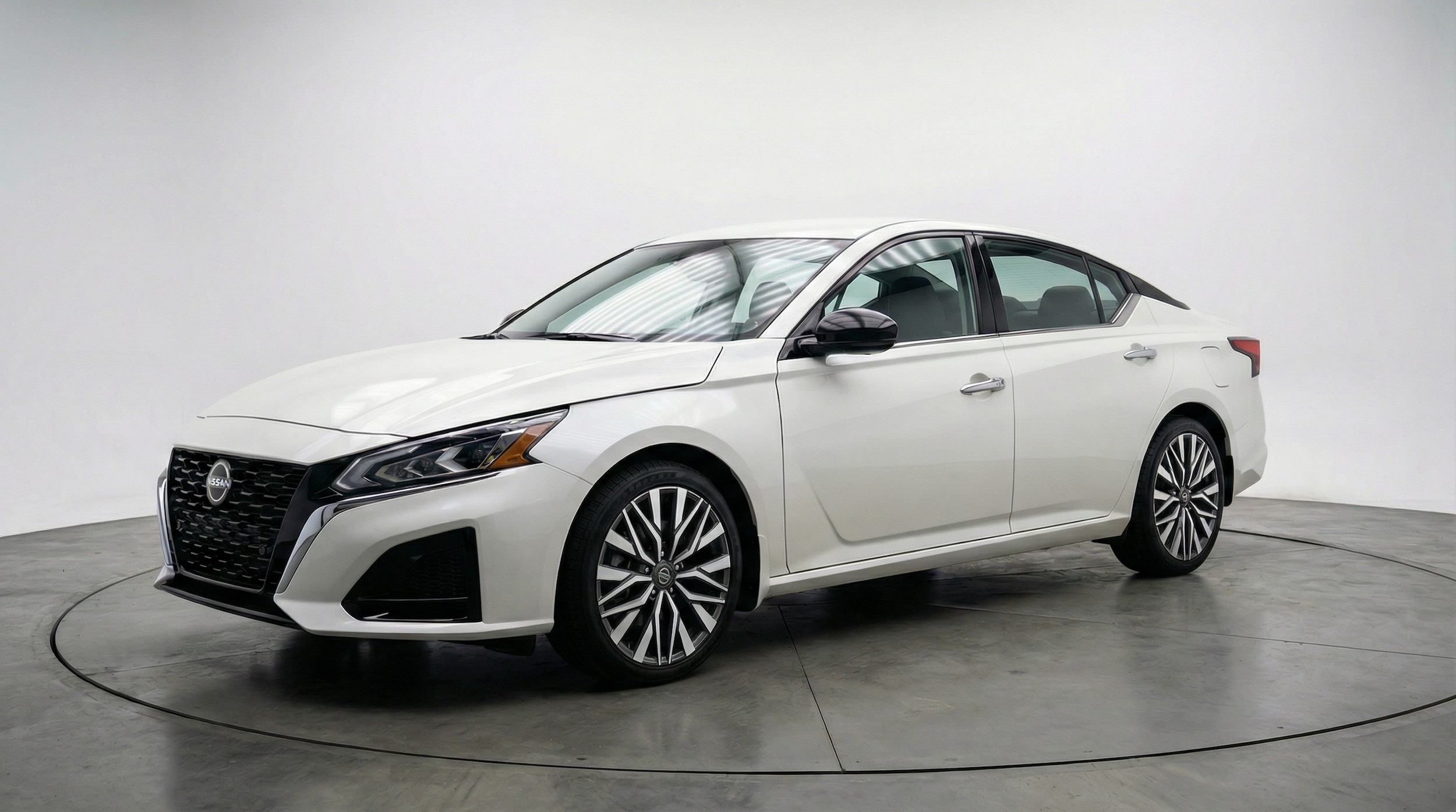 Thumbnail: 2025 Nissan Altima - 3