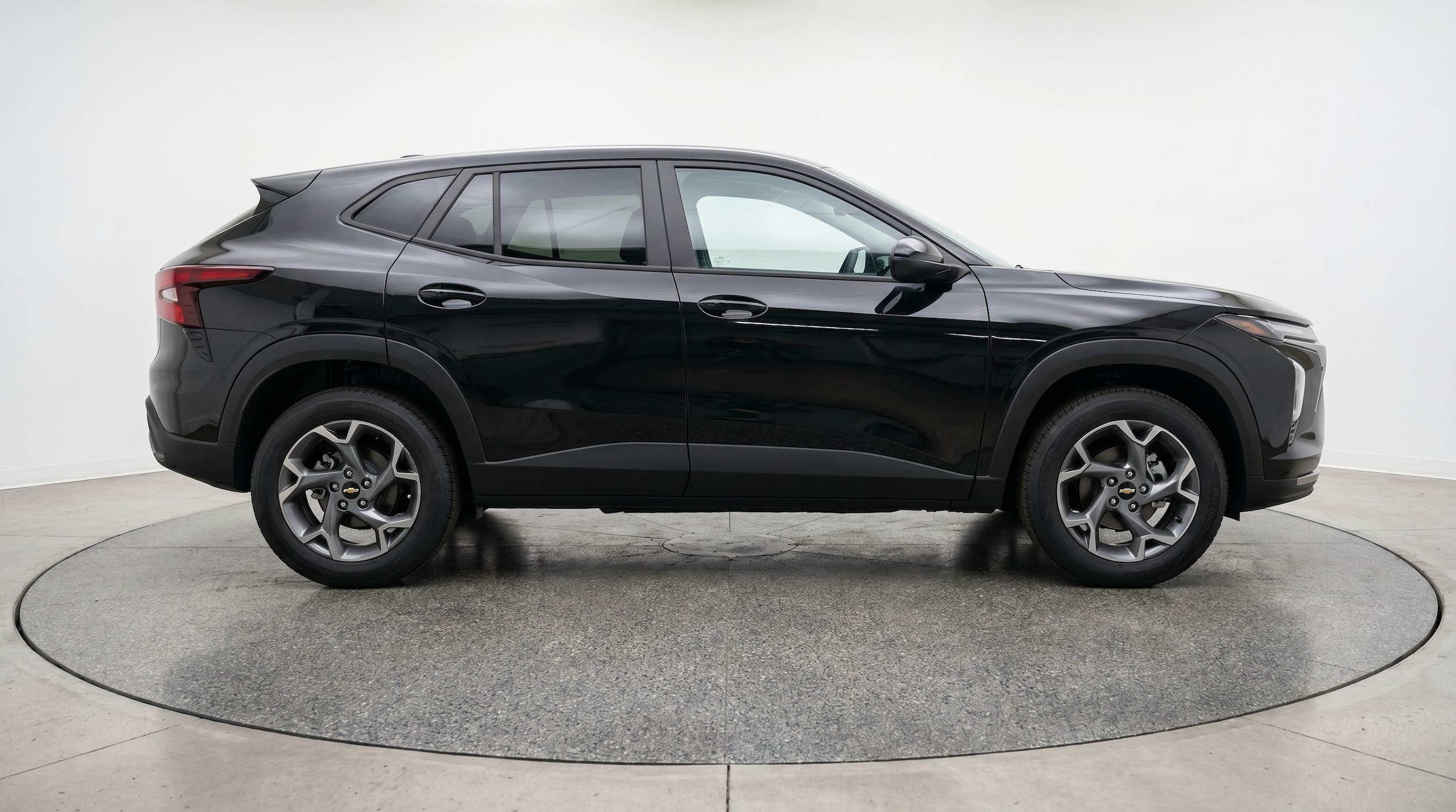 Thumbnail: 2025 Chevrolet Trax - 8