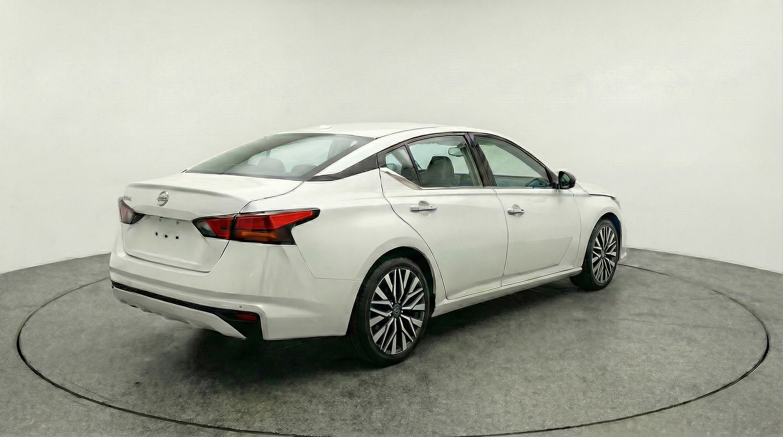 Thumbnail: 2025 Nissan Altima - 9