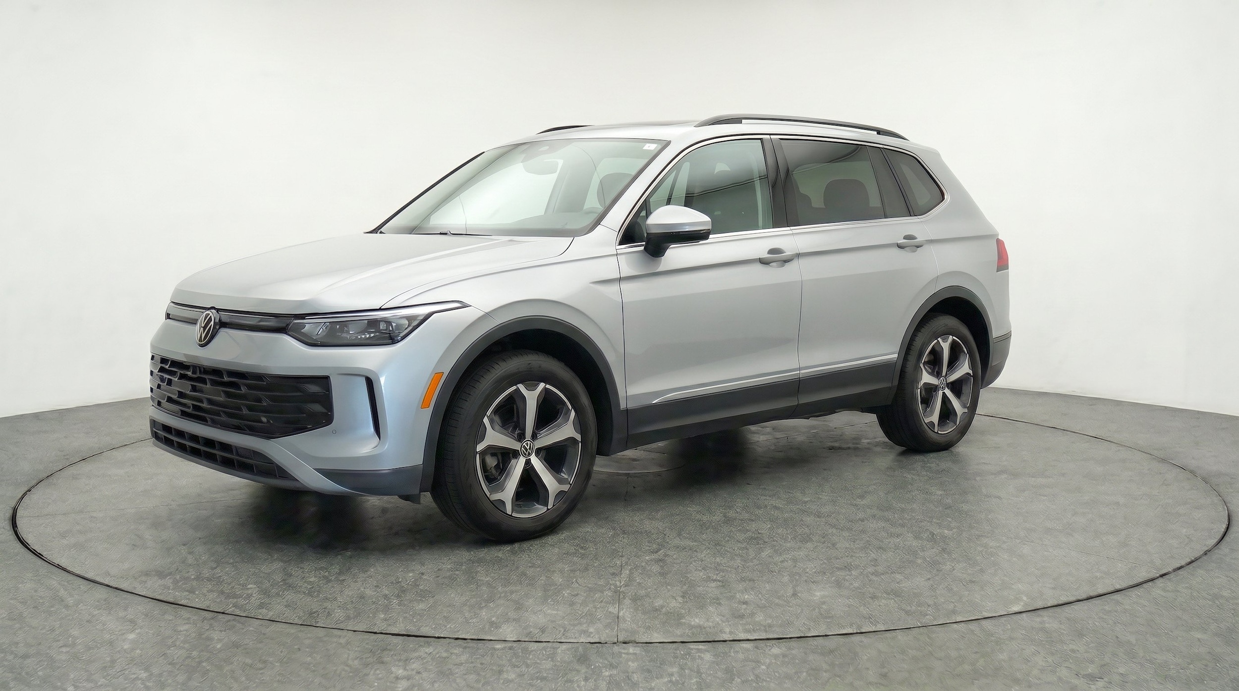 Thumbnail: 2026 Volkswagen Tiguan - 3