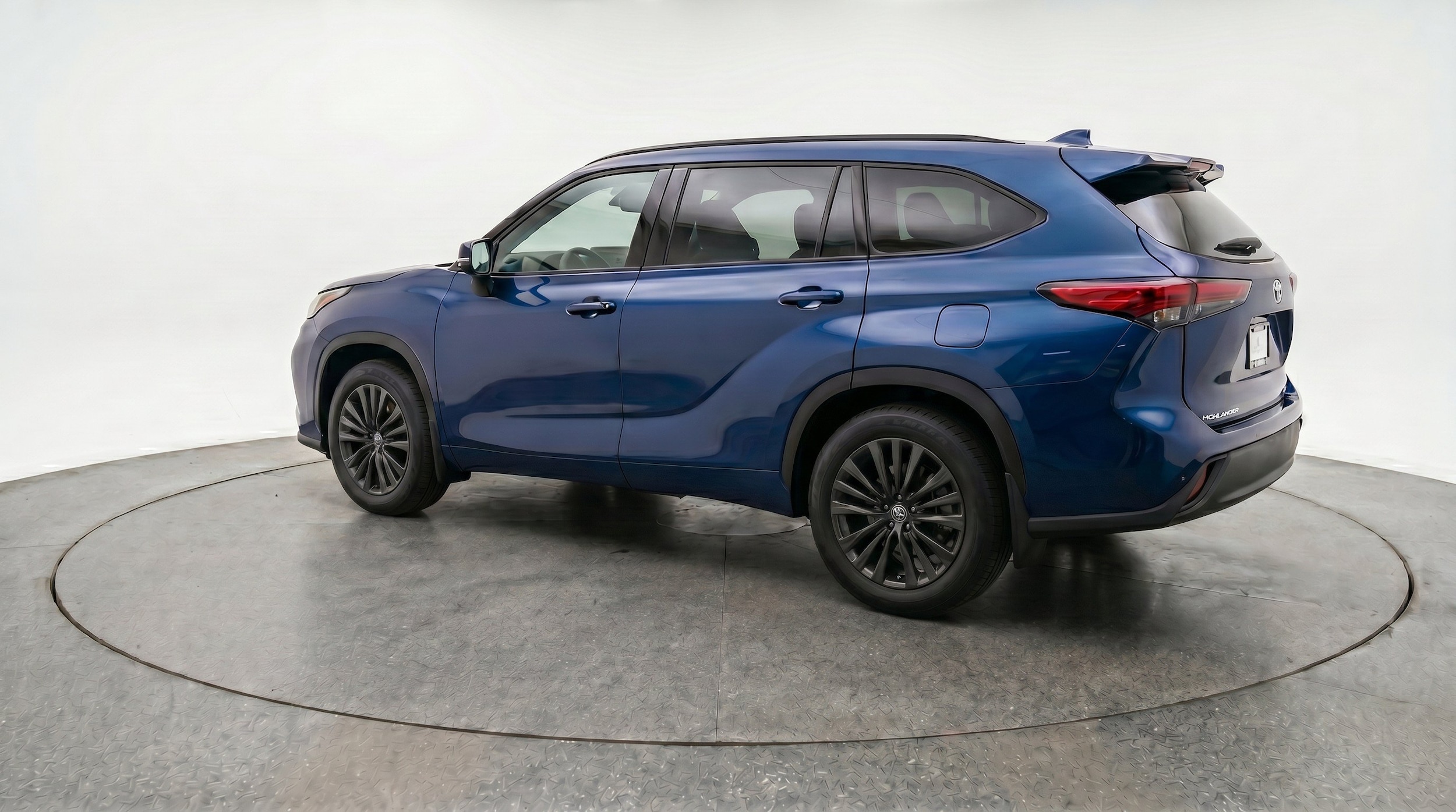 Thumbnail: 2025 Toyota Highlander - 3