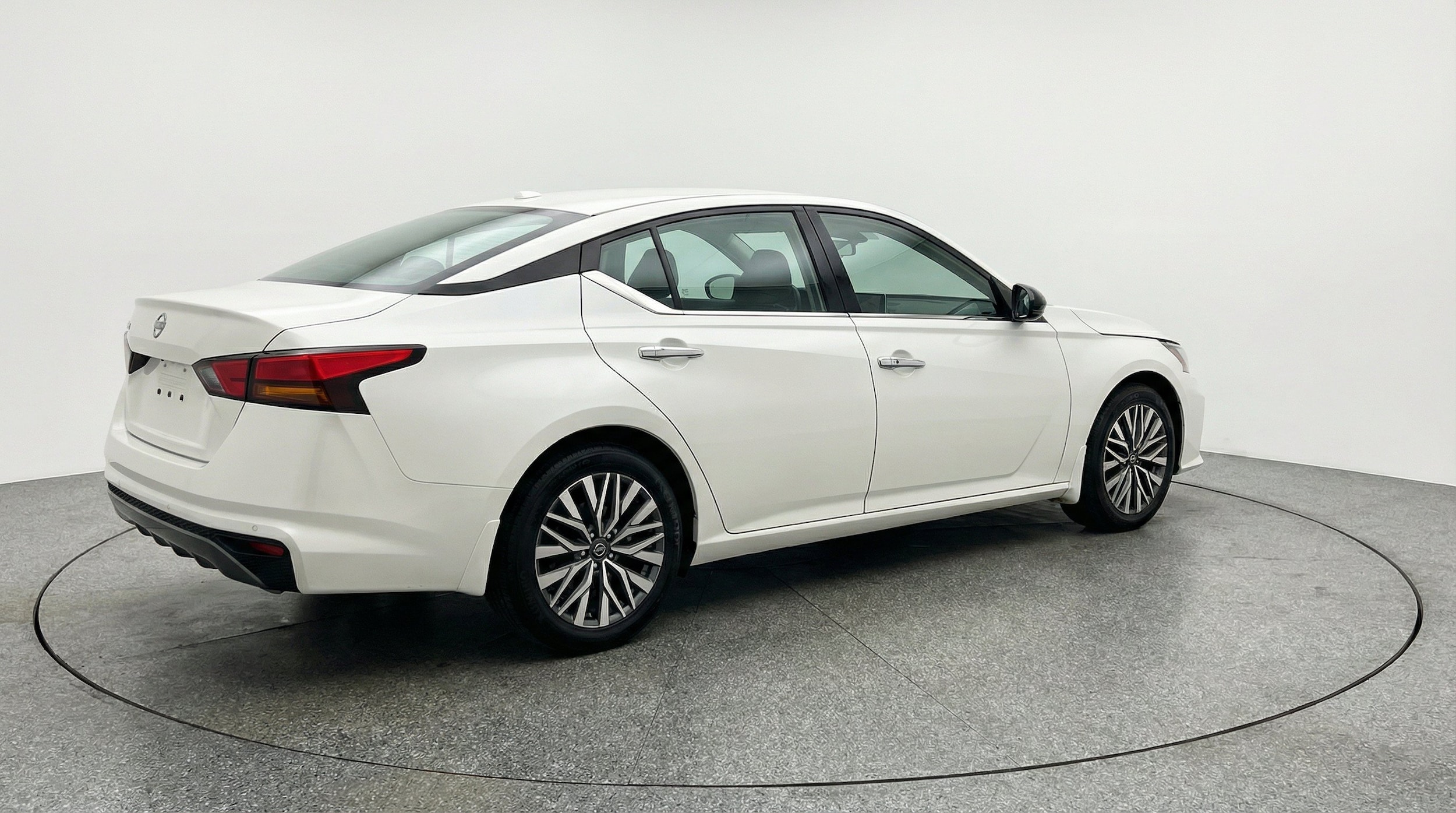 Thumbnail: 2025 Nissan Altima - 9
