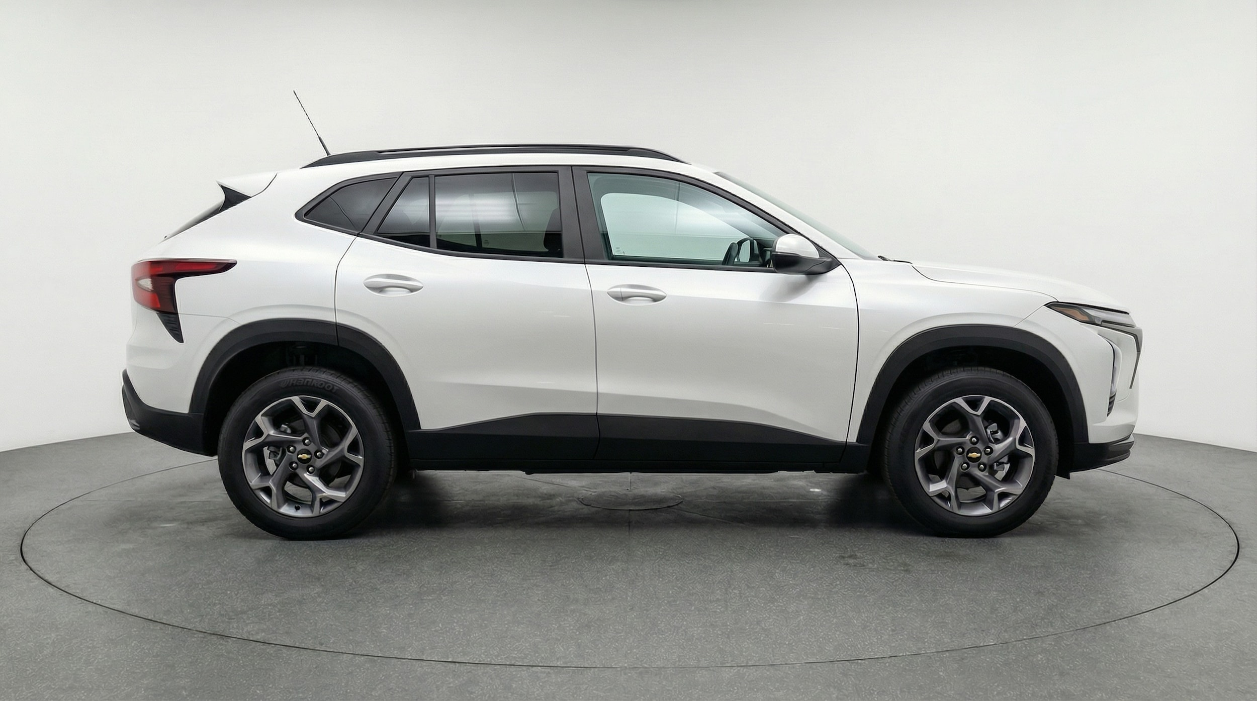 Thumbnail: 2025 Chevrolet Trax - 8