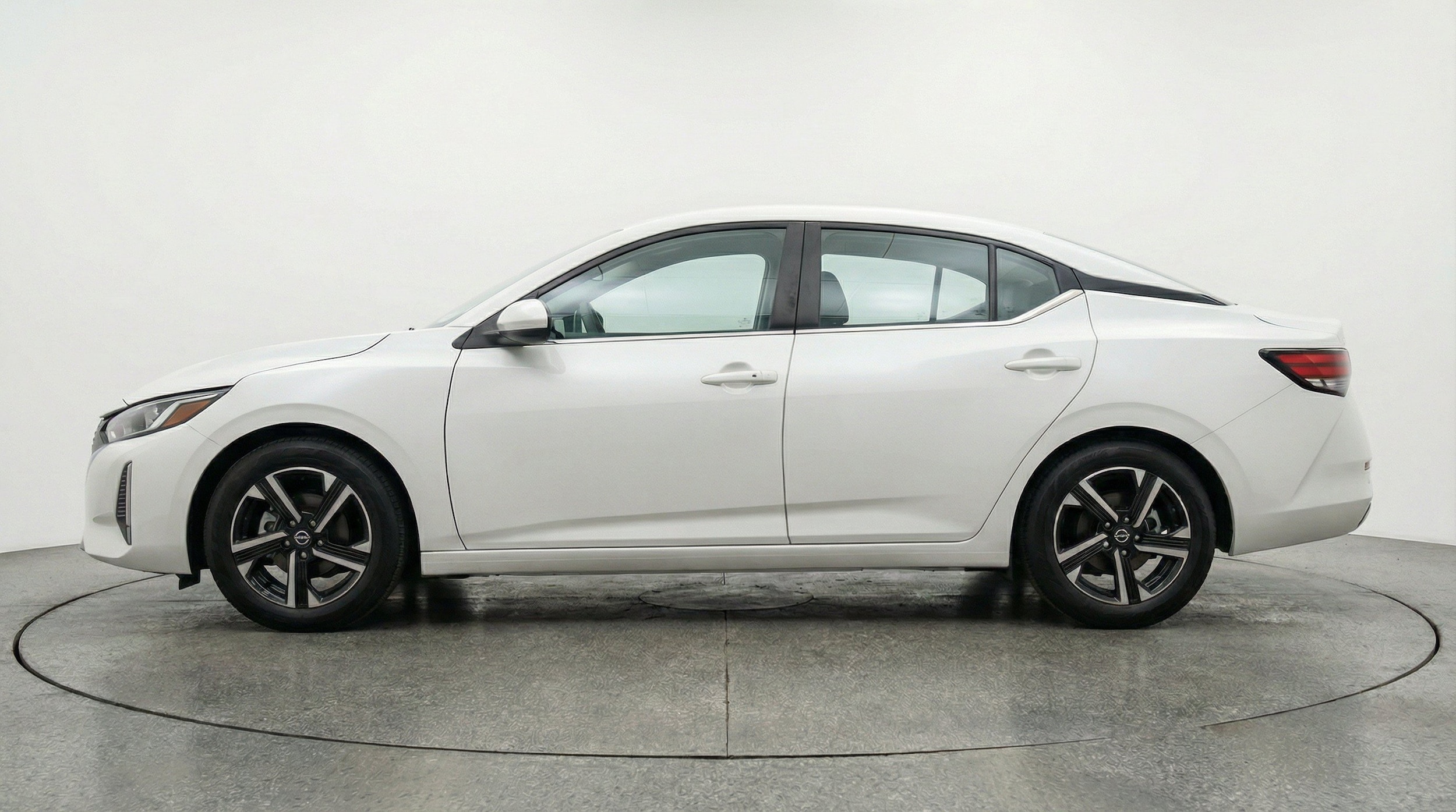 Thumbnail: 2025 Nissan Sentra - 5