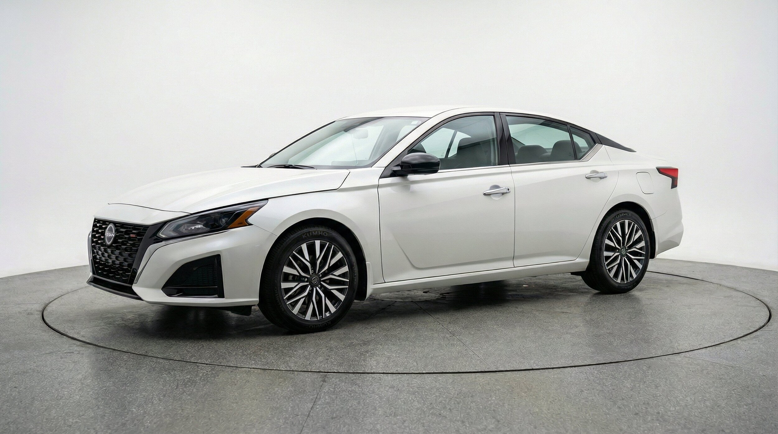 Thumbnail: 2025 Nissan Altima - 3