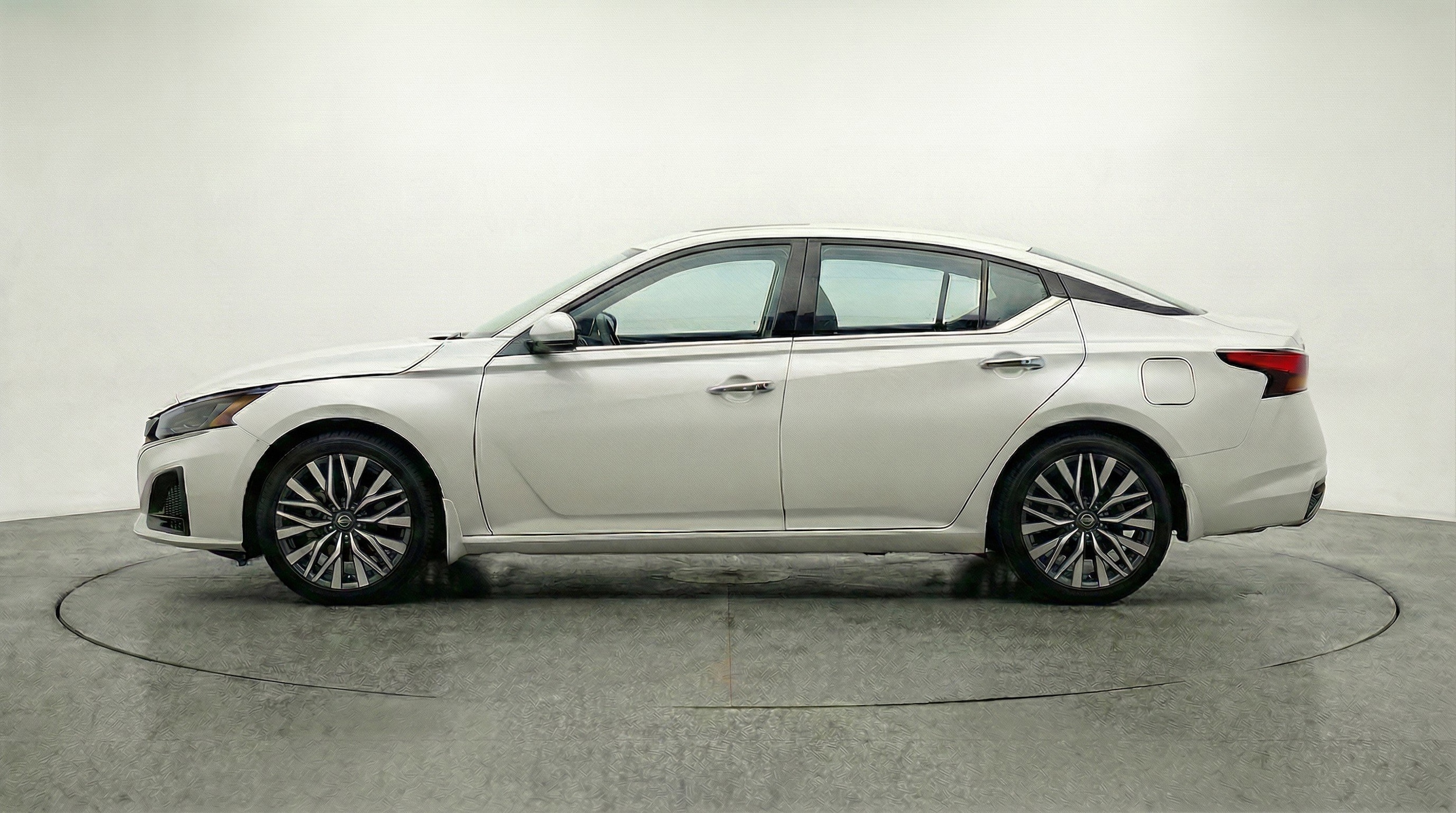 Thumbnail: 2025 Nissan Altima - 5