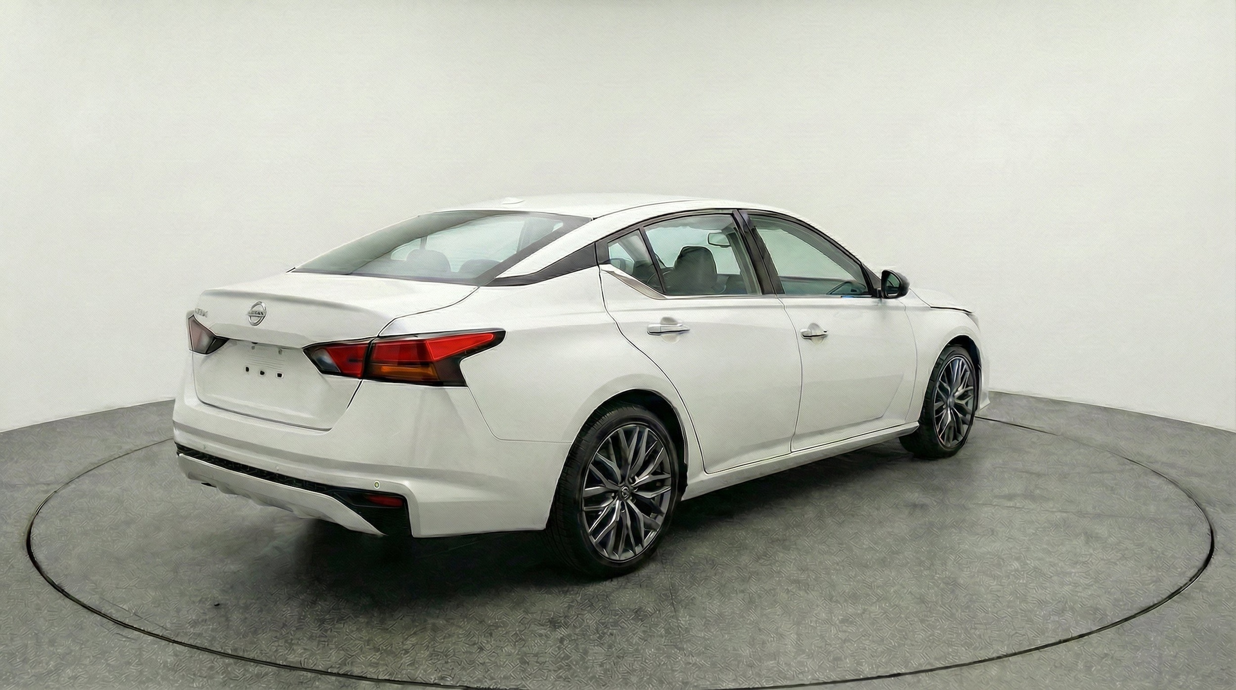 Thumbnail: 2025 Nissan Altima - 9
