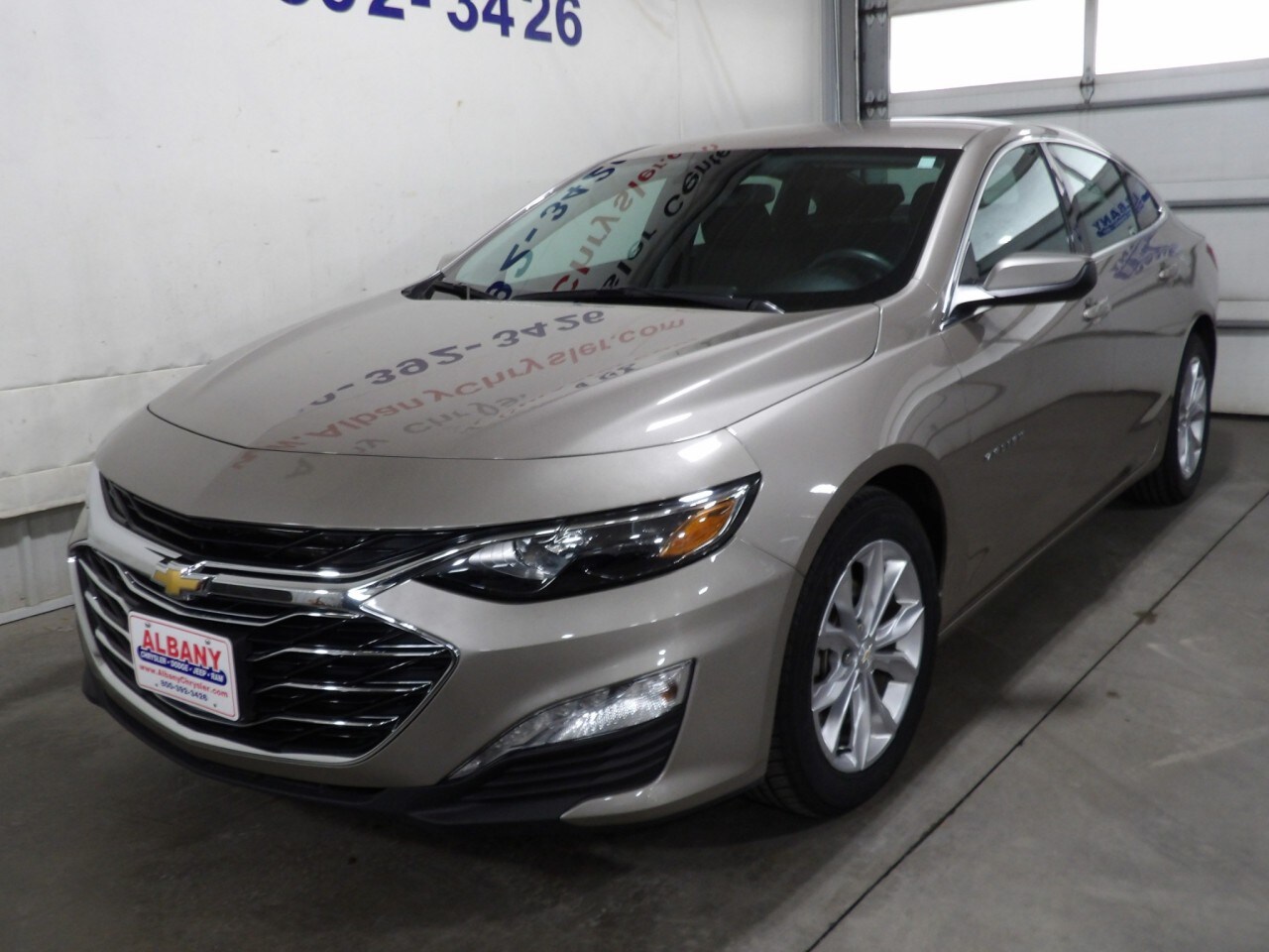 2023 Chevrolet Malibu 1LT photo 2
