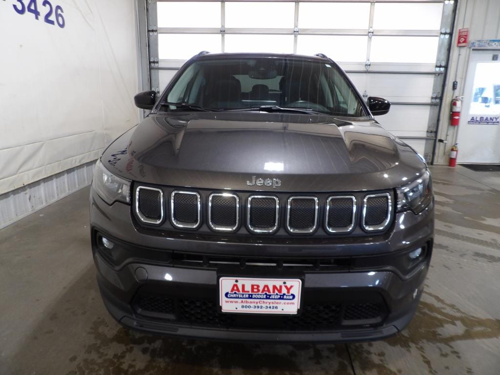 Certified 2022 Jeep Compass Latitude Lux with VIN 3C4NJDFB6NT191856 for sale in Albany, Minnesota