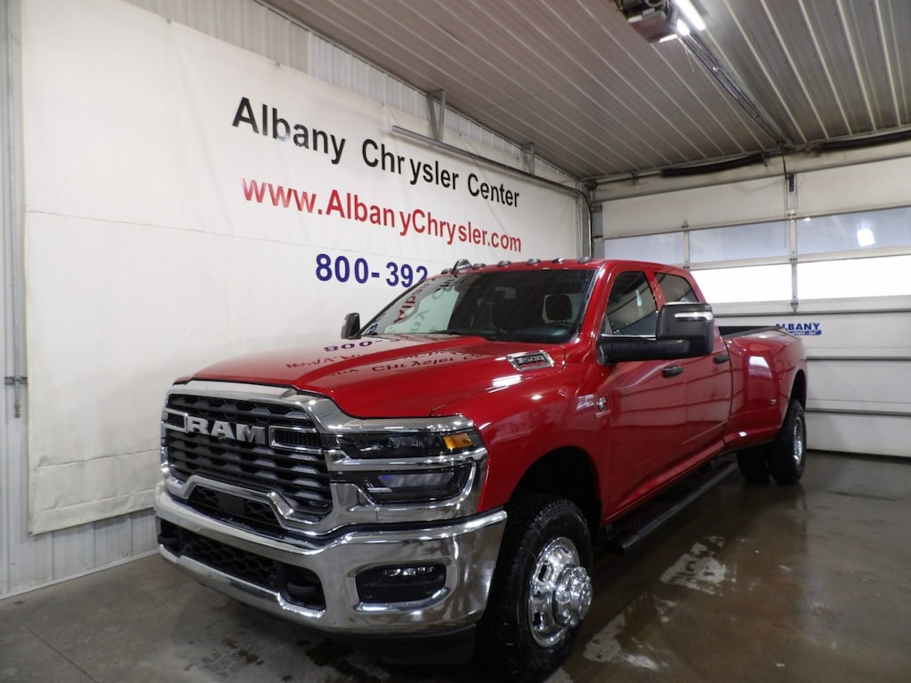 New 2026 Ram 3500 TRADESMAN CREW CAB 4X4 8' BOX Pickup