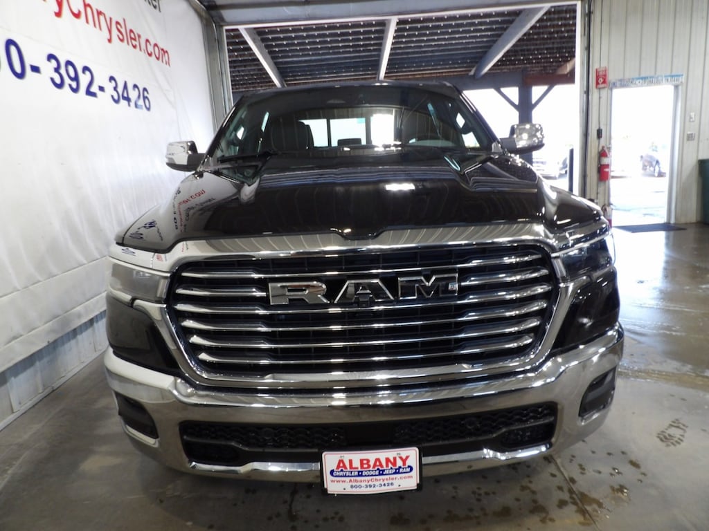 New 2026 Ram 1500 LARAMIE CREW CAB 4X4 5'7 BOX Pickup