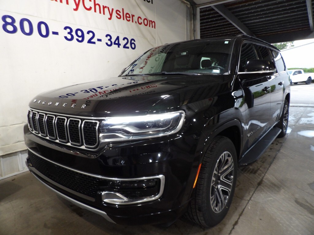 2023 Jeep Wagoneer L Series II photo 3