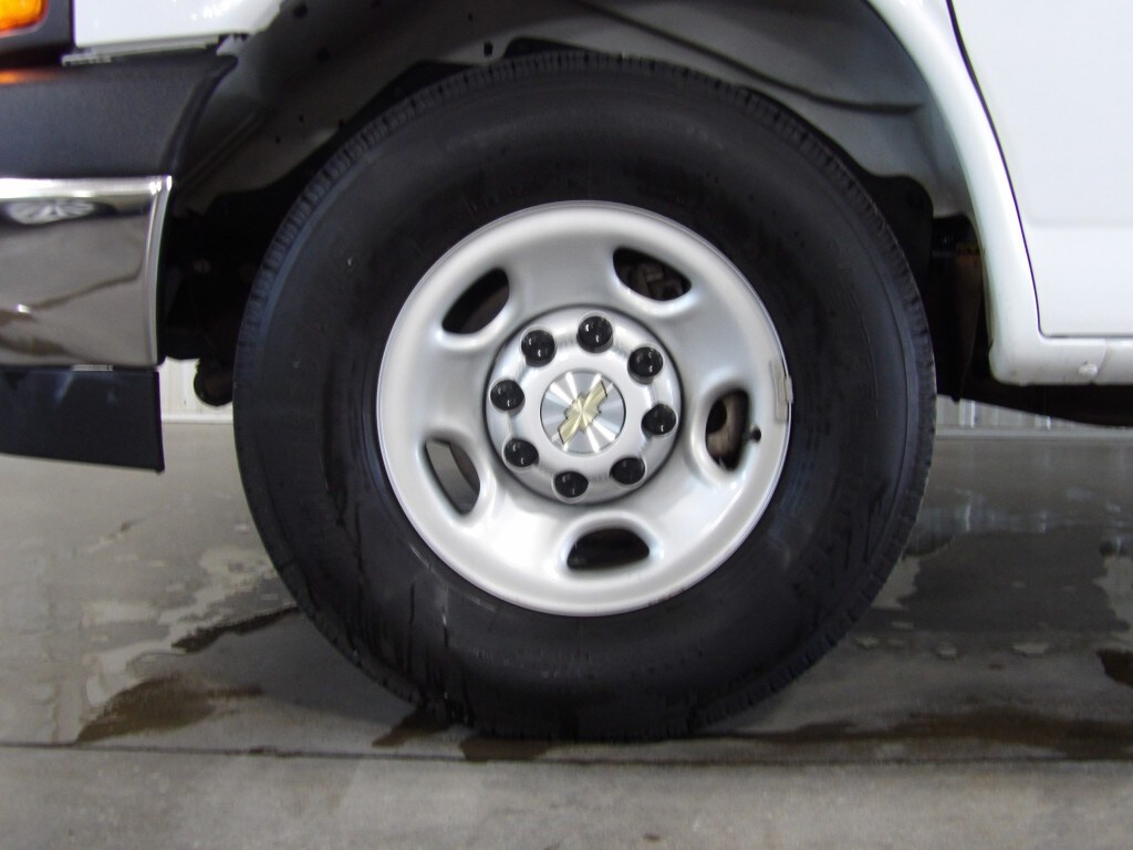 2022 Chevrolet Express 2500 Cargo photo 4