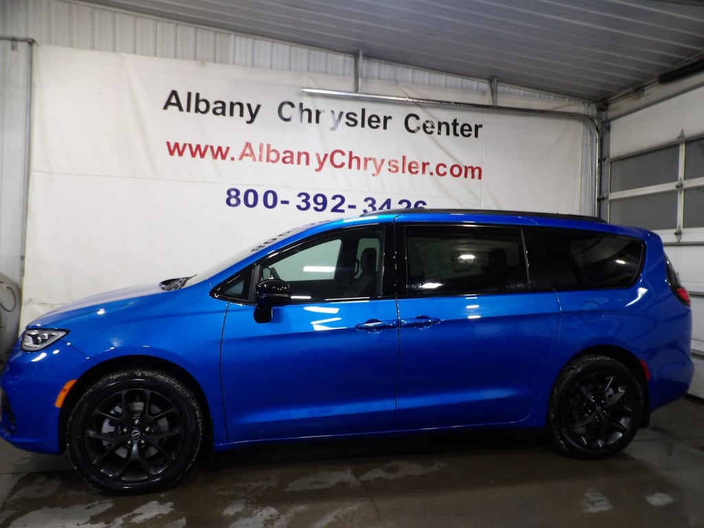 New 2026 Chrysler Pacifica SELECT AWD Passenger Van