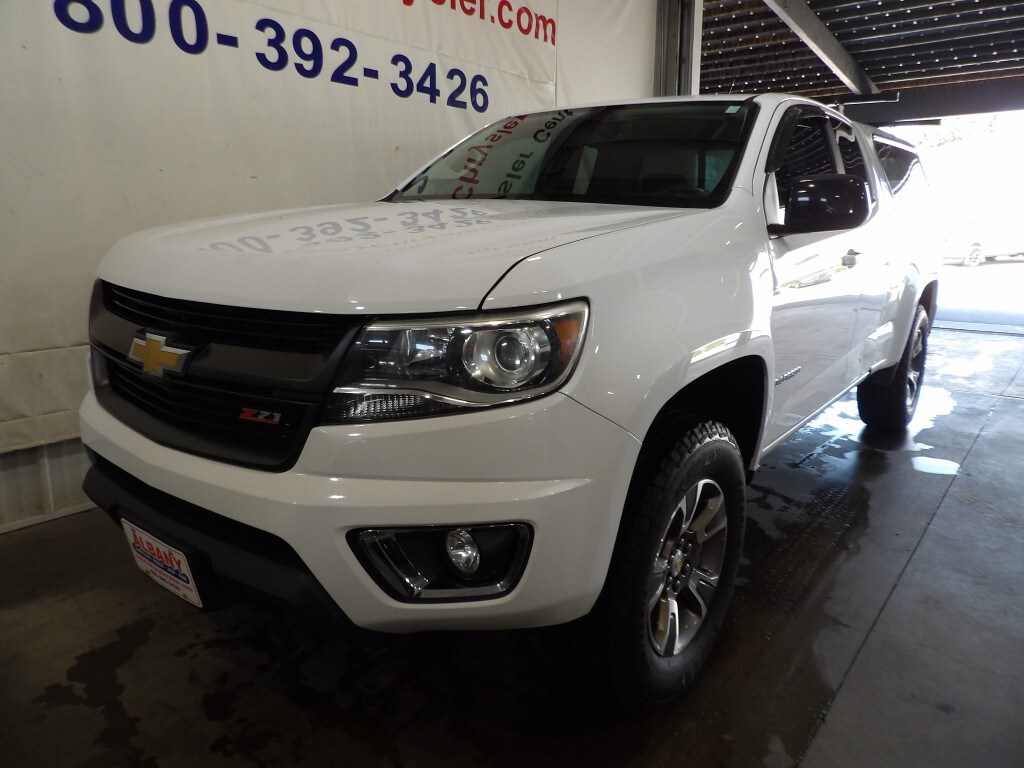 2017 Chevrolet Colorado Z71 photo 3