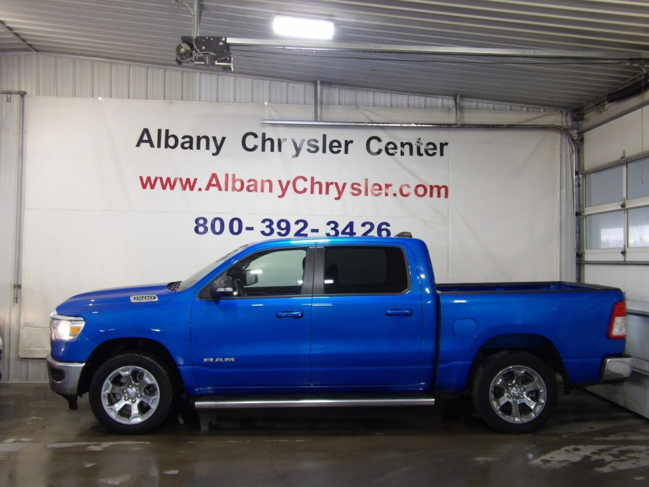 2022 RAM 1500 Big Horn/Lone Star 4x4 Crew Cab 5'7's photo
