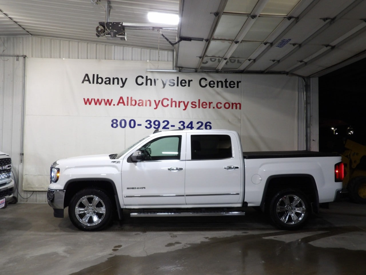 2018 GMC Sierra 4WD Crew Cab Short Box SLT's photo